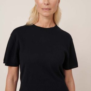 KowtowSilhouette Top - Black